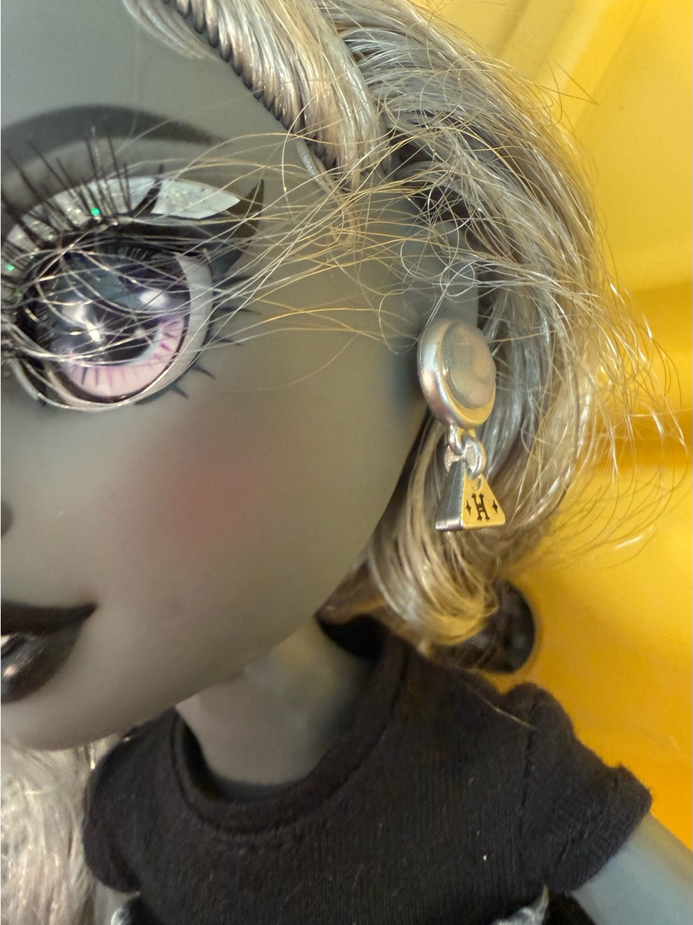 Rainbow High Special Edition Madison Twins Shadow Luna Gray Fashion Doll - Picture 9 of 12